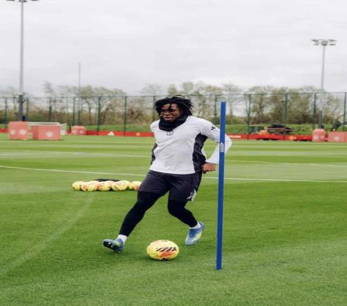 曼聯(lián)貝爾已單獨(dú)訓(xùn)練，不定復(fù)出日期！德里赫特離賽季報(bào)銷(xiāo)越來(lái)越近