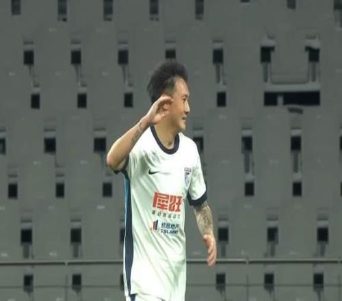 馮勁是來(lái)養(yǎng)老的，斯坦丘輕傷不下火線大連迎來(lái)兩連主沖擊4連勝