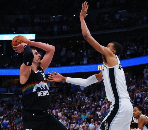 40分15助0失誤！34分18板5帽！約基奇創(chuàng)神級紀錄，文班放下狠話