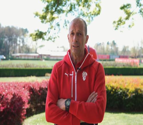 阿囧：球員們憑表現(xiàn)贏得了球迷的尊重，這完全歸功于他們自己