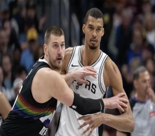 約基奇：文班是聯(lián)盟的最佳防守球員，跟他對(duì)位感覺很有意思