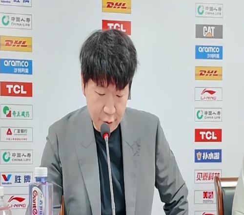 輸寧波發(fā)布會！邱彪不滿進(jìn)攻主動致歉，斯蒂爾寄語下場觸底反彈！