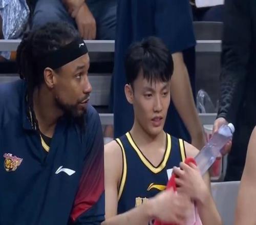 廣東新賽季首次戰(zhàn)勝爭(zhēng)冠球隊(duì)！徐杰11助創(chuàng)賽季新高正負(fù)值冠絕全場(chǎng)