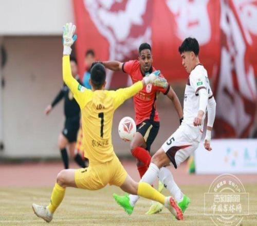 老隊(duì)長(zhǎng)譚龍一劍封喉亞泰10擊敗蘇州東吳迎中甲首勝