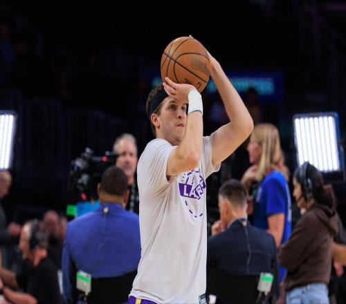 湖人屋漏偏逢連夜雨，雷迪克一機(jī)靈害三賢，還有必要堅(jiān)持嗎