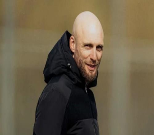 布克：和施洛特贝克的交流很愉快他的言论不是批评多特和我