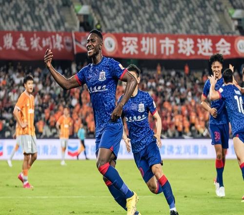 馬萊萊曾被大連球迷質(zhì)疑，如今踢魯能梅開二度，大家該跟他道歉了