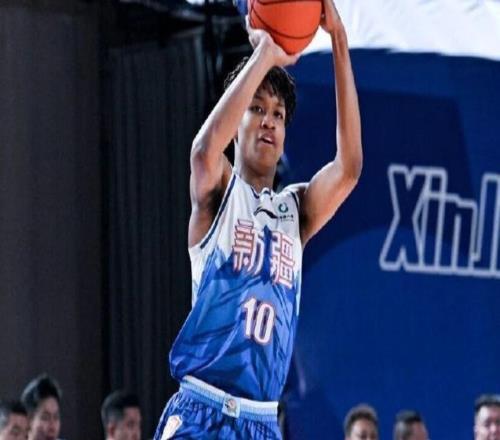 傷兵滿營(yíng)+積極調(diào)整，新疆男籃戰(zhàn)績(jī)不佳，但未來(lái)可期