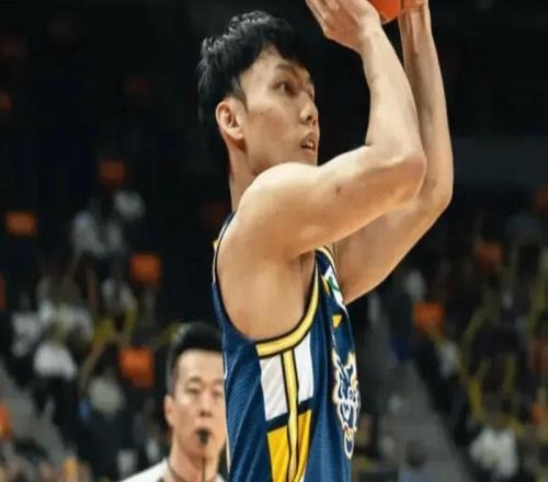 杜鋒終于正常！徐杰首發(fā)主控，胡明軒減少持球，各點(diǎn)用人恰到好處