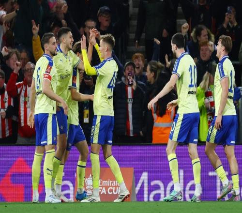 一場(chǎng)12，爆出大冷門，阿森納恥辱出局，英冠球隊(duì)創(chuàng)造奇跡