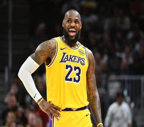 詹皇炮轟孟菲斯無聊建議灰熊搬家，全美炸鍋了