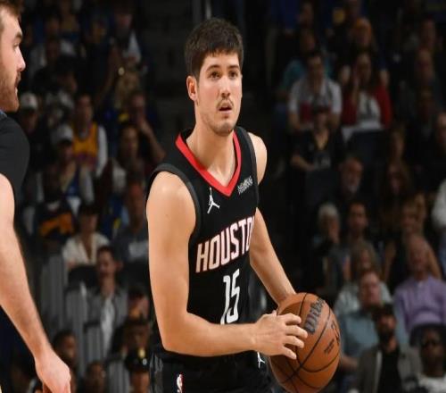 后場新星在關(guān)鍵時刻并沒有出場，結(jié)果火箭在防守端卻徹底崩盤了