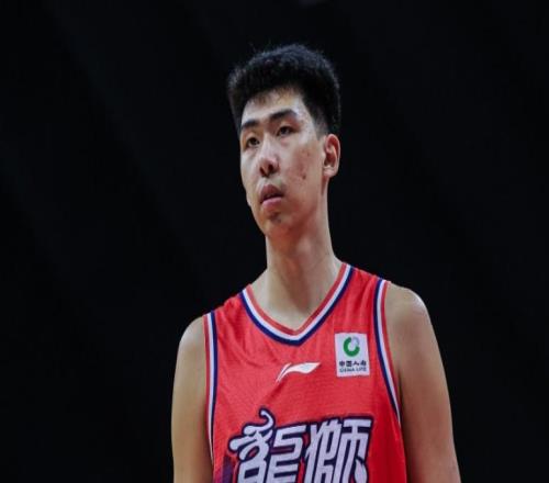 胡金秋27+9爆發(fā)！衛(wèi)冕冠軍廣廈滅廣州止連敗袁照耀20+5三分