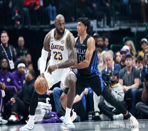 湖人輸球還暴露兩難題，詹姆斯苦不堪言！雷迪克該批，一人成關(guān)鍵