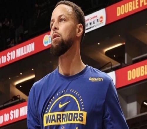 庫里時隔27場復(fù)出，首戰(zhàn)登場時間約為25分鐘，生涯第7次替補(bǔ)