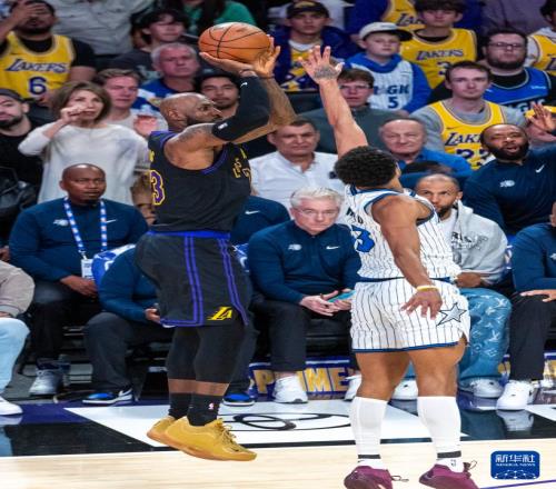 一夜回到解放前！東契奇、里弗斯傷退，湖人兩連敗，季后賽堪憂