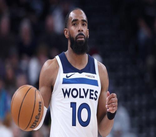 盡管森林狼隊輸給了黃蜂隊，但后衛(wèi)小邁克康利依然表現(xiàn)出色