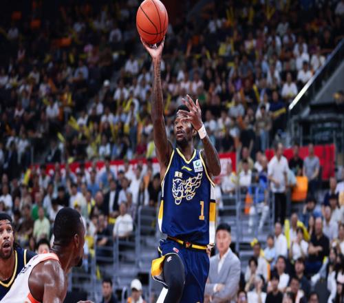 廣東男籃遭遇雙重打擊！兩位核心外援連續(xù)受傷，杜鋒要打附加賽