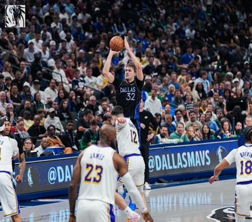 輸獨(dú)行俠遭2連?。】霞{德三雙詹姆斯30+15+9，湖人該重新啟用1人