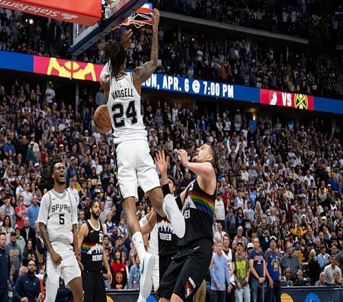 第一節(jié)豪取11分！結(jié)果馬刺強(qiáng)力投手之后三節(jié)加起來(lái)只得到了7分