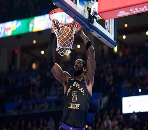 寧可用第三中鋒也不給他機會，湖人對于艾頓的使用明顯存在問題