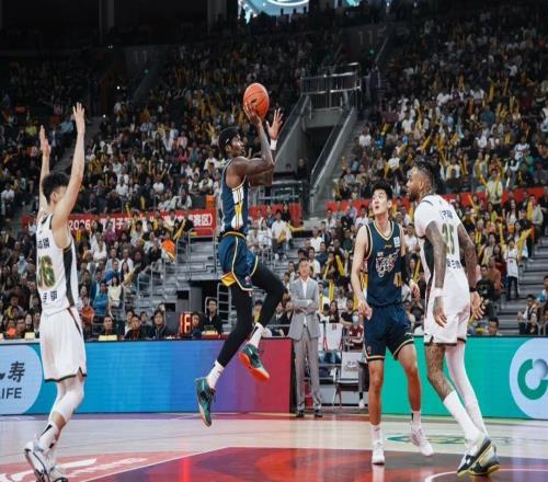 薩姆納傷了，休戰(zhàn)多場比賽，薩林杰也