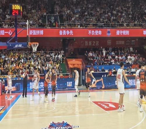 低谷見真章：許夢(mèng)君、劉毅，給山東男籃撐住一口氣