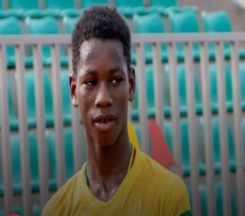 每體：巴薩本已接近簽下馬里新星馬伊加，但巴黎突然加入爭(zhēng)奪