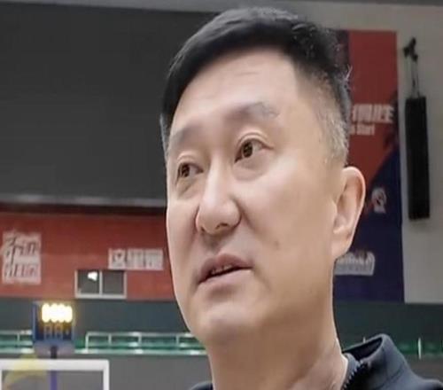 杜鋒：我們?nèi)磺騿T有傷病球隊(duì)很困難，邱彪把山東隊(duì)帶得不錯(cuò)