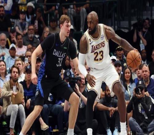 弗拉格轟45+8+9！生涯40+場(chǎng)次超越同齡詹姆斯