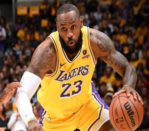 41岁还在刷纪录！詹姆斯领先第二近5000分，这剧本谁写的