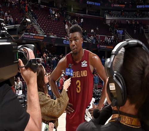 進(jìn)攻手段真是相當(dāng)豐富，騎士替補(bǔ)中鋒還是能夠起到不小的作用的