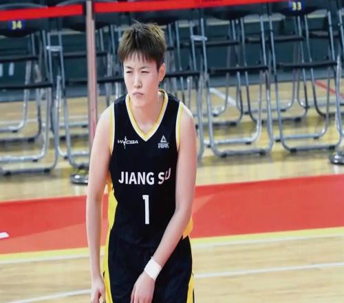 轟16+6！中國女籃22歲1米84射手崛起：三分45.2%，宮魯鳴等到她