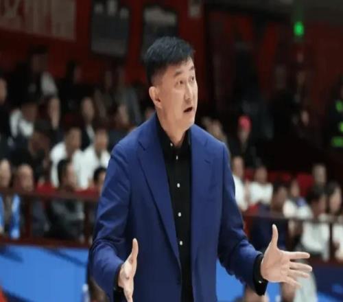 广东怎么又只靠外援三少全场只得到13分，各将定位都不明确！