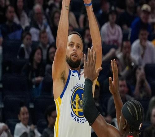 创历史！库里时隔27场复出29分丢绝杀首次兄弟同场吞里程悲