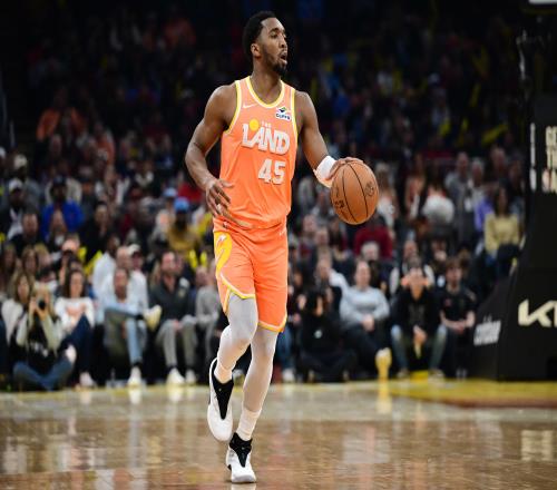 騎士逆轉(zhuǎn)夜：米切爾有驚無險，將帥齊贊哈登，托布將獲重用