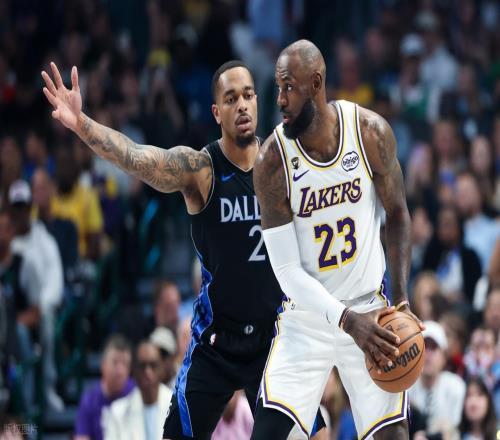 大腿沒了！詹姆斯滅霸模式空砍30+9+15！弗拉格45+8+9+3打爆湖人