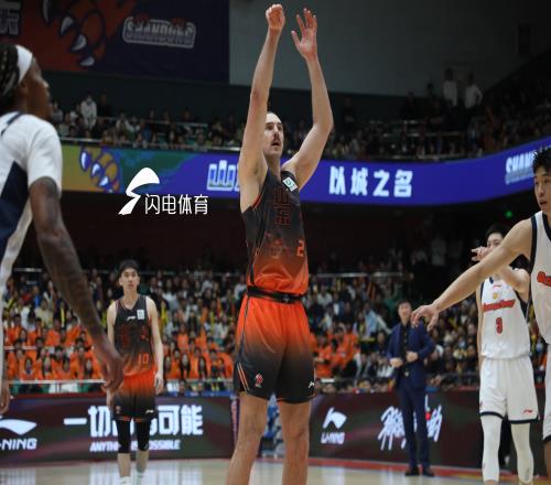 瓊斯、珀塞爾合砍43分山東高速男籃9986戰(zhàn)勝廣東男籃