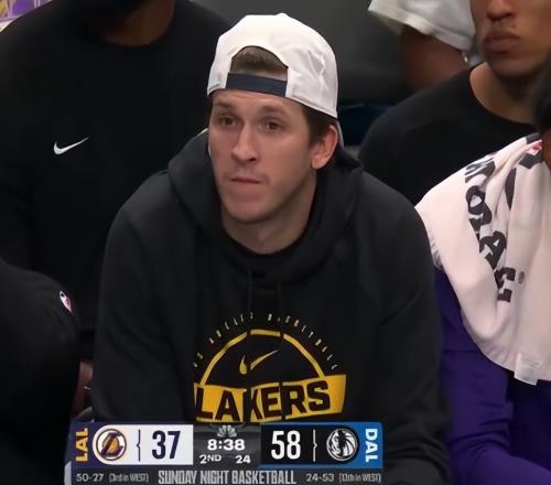 湖人爆冷不敵擺爛球隊，賽后還有4個壞消息，詹姆斯難超庫里四冠