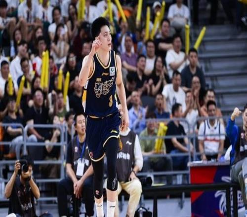 山東男籃拒絕連敗！全力戰(zhàn)勝廣東宏遠(yuǎn)，內(nèi)線優(yōu)勢明顯，央視直播