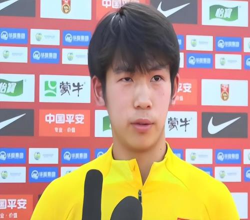 申花剛戰(zhàn)勝津門虎，斯盧茨基賽后就做出重要決定，點名表揚謝鵬飛