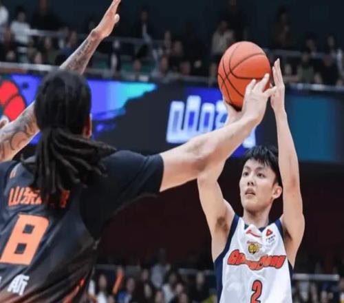 CBA排名大變天！廣東輸球跌至第六，黑馬殺到第三，山東保住第四