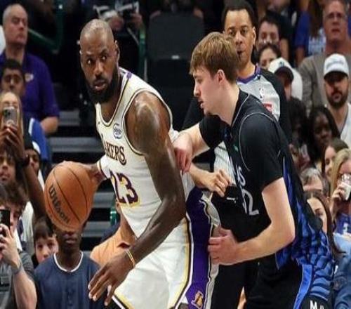 弗拉格45+8+9詹姆斯30+9+15獨(dú)行俠勝湖人