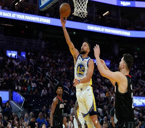 復(fù)出首秀29分，庫里丟絕殺仍該夸！勇士憾負(fù)火箭3大亮點(diǎn)雖敗猶榮