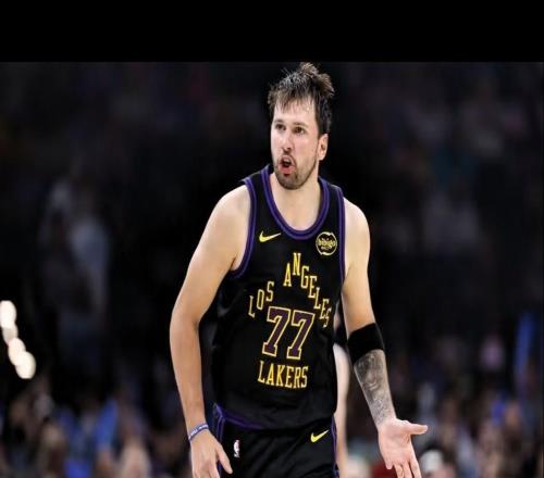 東契奇賭命式復(fù)出！學(xué)科比or毀生涯老詹時(shí)代真落幕了