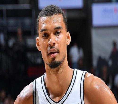 突然受傷！文班亞馬拼了，確實(shí)很想要MVP！