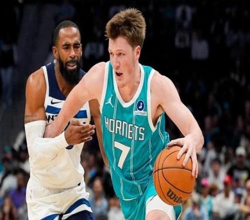 三球命中255個三分僅落后克努佩爾10個三分球之爭竟成黃蜂內(nèi)戰(zhàn)