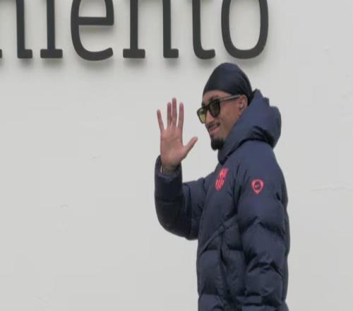 阿斯：拉菲尼亞結束“家庭治療”歸隊，將為球隊提供精神支持