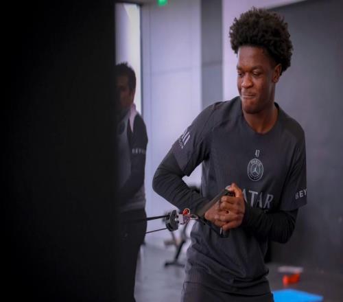 巴黎官方：巴尔科拉继续进行恢复训练鲁伊斯单独训练