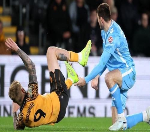 蘭帕德帶隊(duì)10場首遭零封，卻離英超更近一步